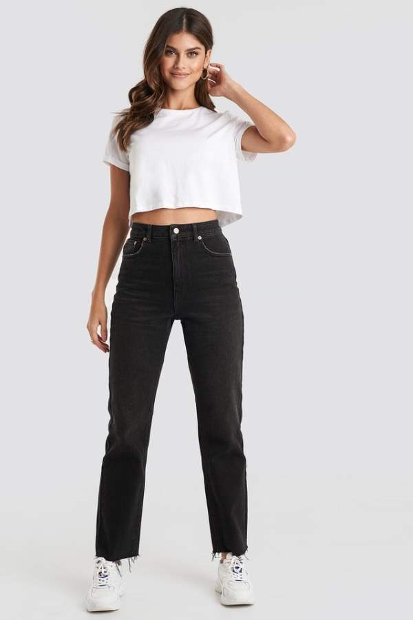 Women Skinny Fit Mid-Rise Slash Knee Stretchable Cropped Jeans  - Front View - AceCart