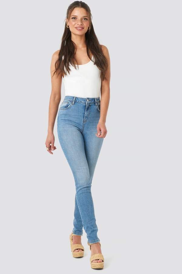 Women Mid-Rise Clean Look Stretchable Cropped Jeans  - Front View - AceCart