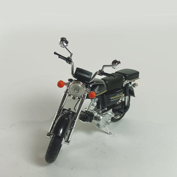 Die-Cast Scale Model Replica Motorcycle